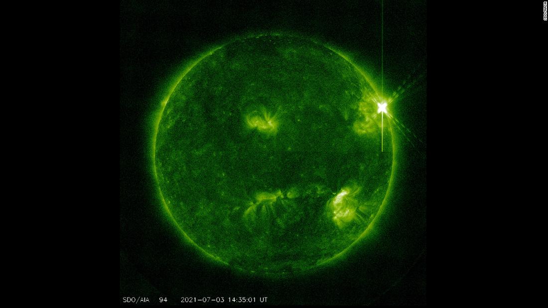 Mokslininkai teigė, kad praėjusį šeštadienį saulėje kilo didelis saulės sprogimas