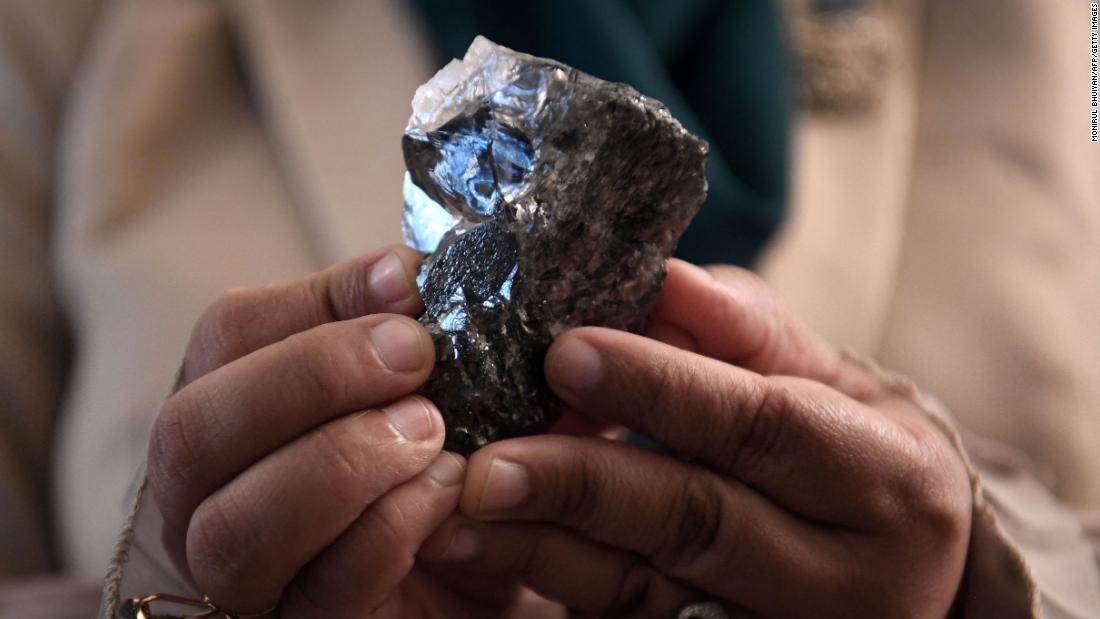 Scoperto in Botswana un enorme diamante del peso di 1.174 carati