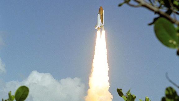 Nasa S Space Shuttle Program 8 Pivotal Moments Cnn