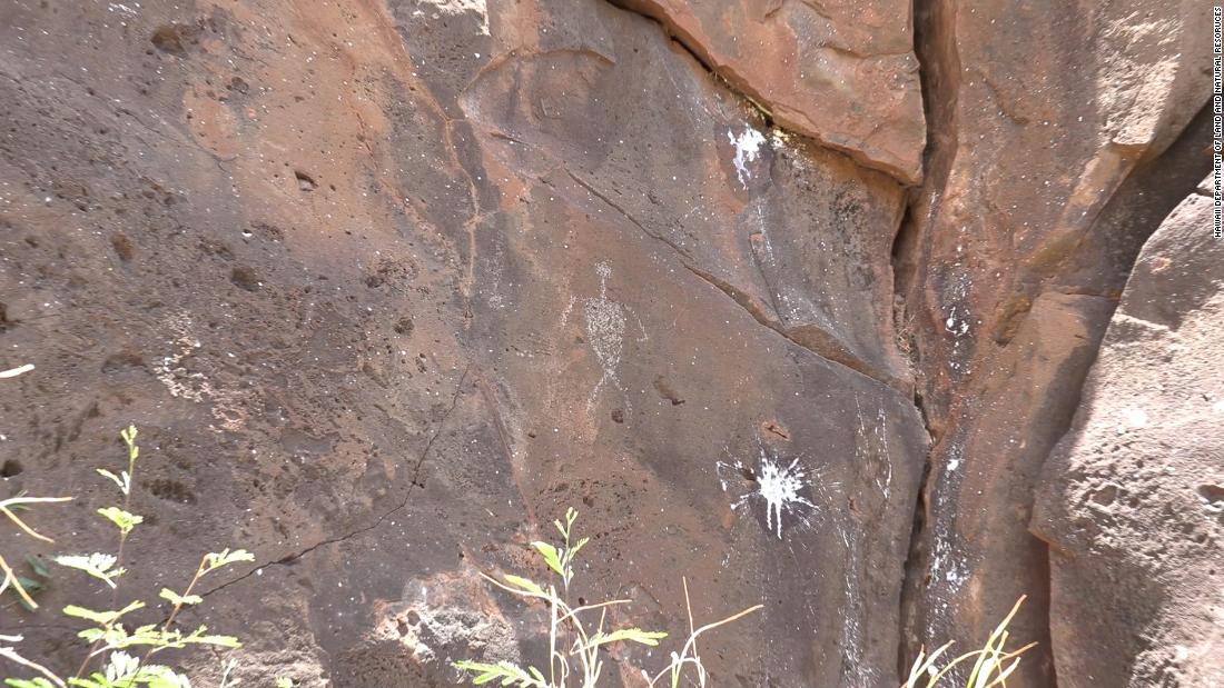 Hawaiian authorities ask for help after historic cliff carvings were vandalized with paintballs
