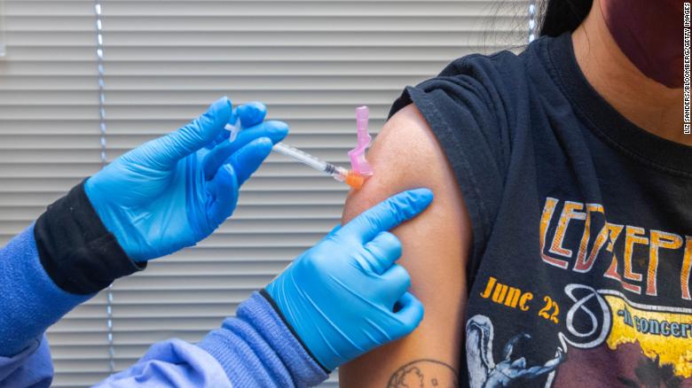 Bien qu'il soit entièrement vacciné, un homme immunodéprimé partage son diagnostic de Covid et sa lutte « à long terme »