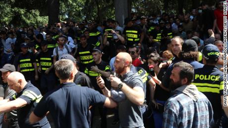 Police intervene in demonstrations after people try to attack journalists on July 5.