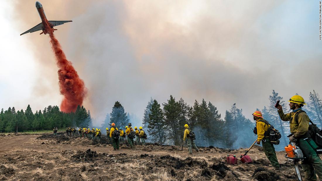 Oregon and Washington enter top preparedness level as the largest US wildfire scorches the region
