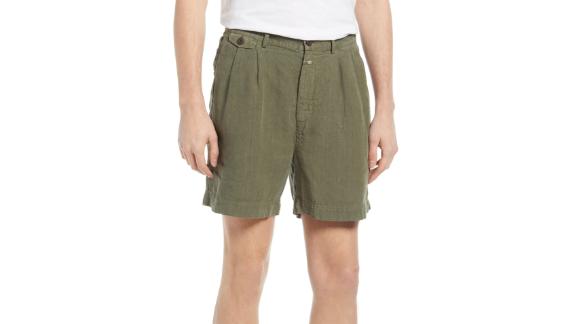 Closed pleated linen shorts