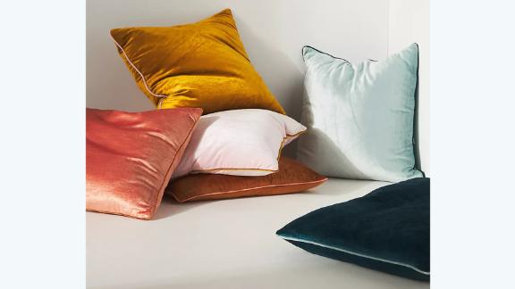 Adelina Slub velvet pillow