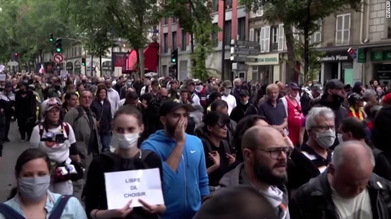 French citizens protest mandatory vaccines for restaurants