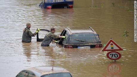 Śmiertelne powodzie zalały części Europy, ale Holandia uniknęła ofiar śmiertelnych.  Dlatego