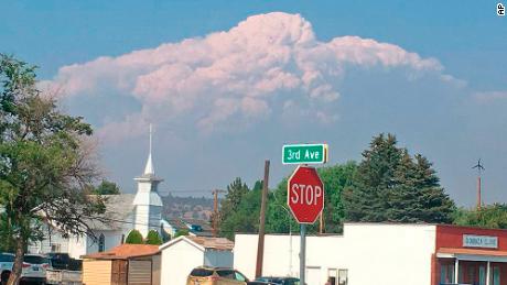 Smoke from the Bootleg Fire rises behind Bonanza, Oregon, on July 15.
