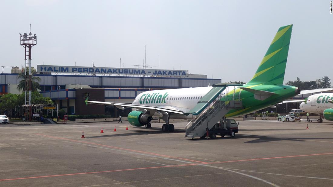 Pria Indonesia dengan Covid menyamar sebagai istri di pesawat Citilink untuk terbang