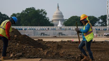 More than 140 business leaders urge lawmakers to pass infrastructure bill
