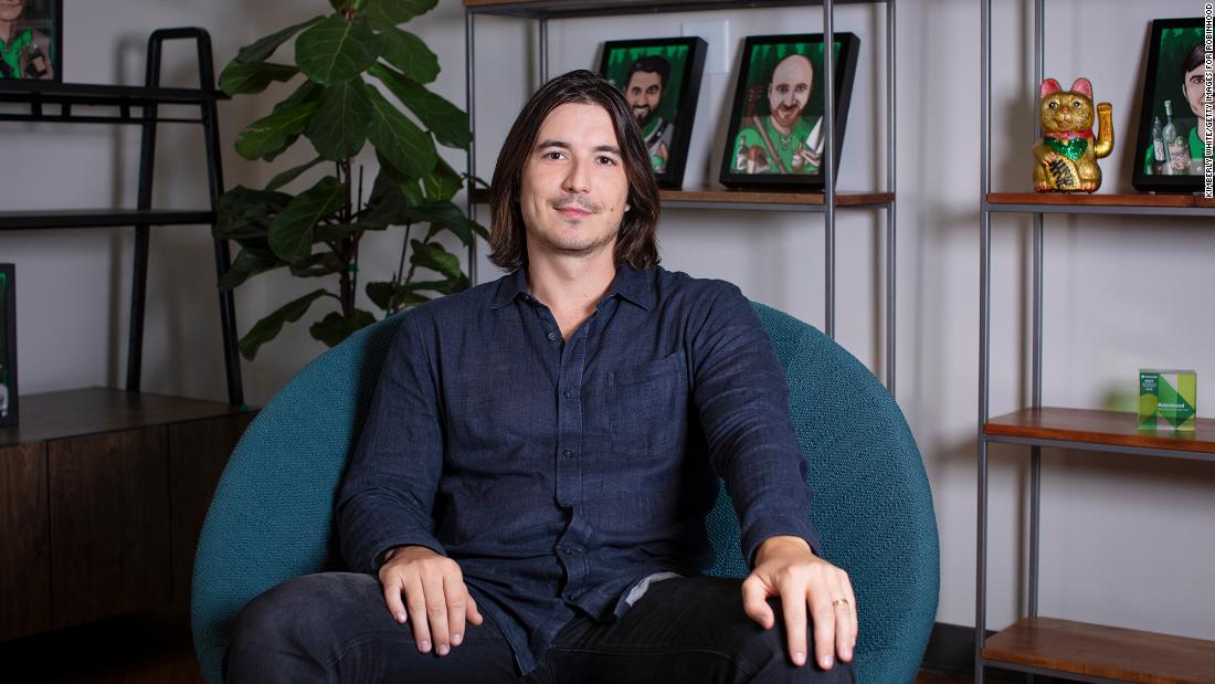 Robinhood raises less than it had hoped in IPO