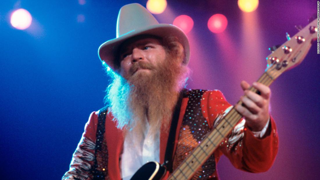 ZZ Top bassist Dusty Hill dead at 72 - Country Highlights