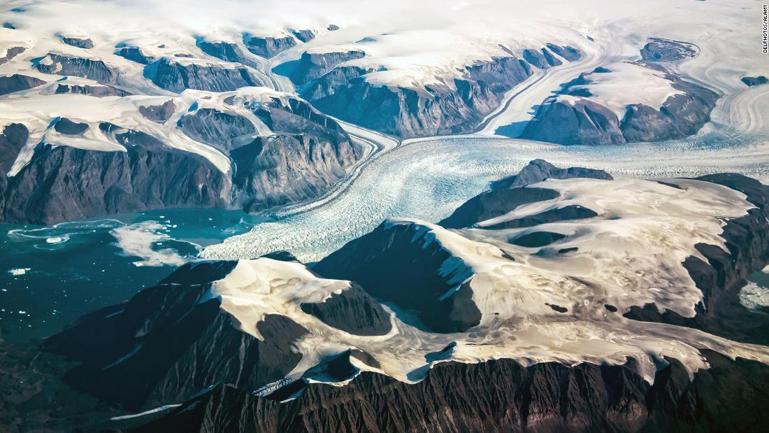 the-amount-of-greenland-ice-that-melted-on-tuesday-could-cover-florida-in-2-inches-of-water