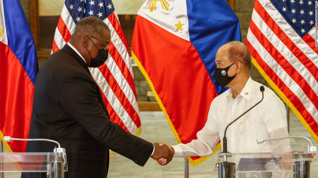 Philippines renews key military agreement with the United States