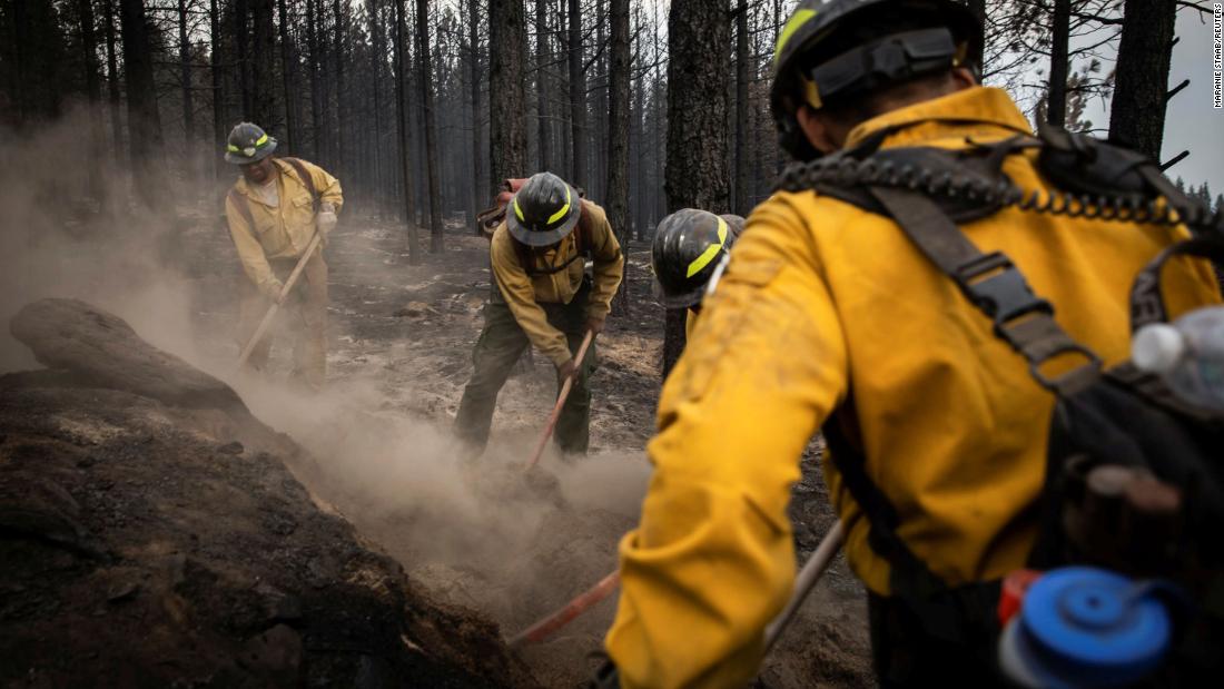 Us Western Wildfires The Two Largest Wildfires In The Us Have Burned