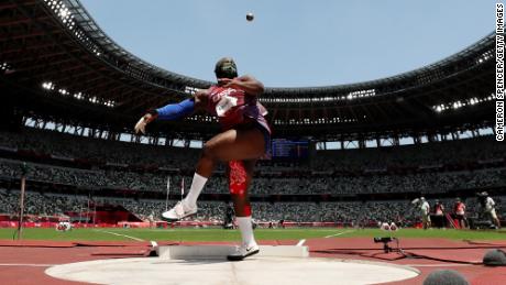 Saunders competes in the women&#39;s shot put final.