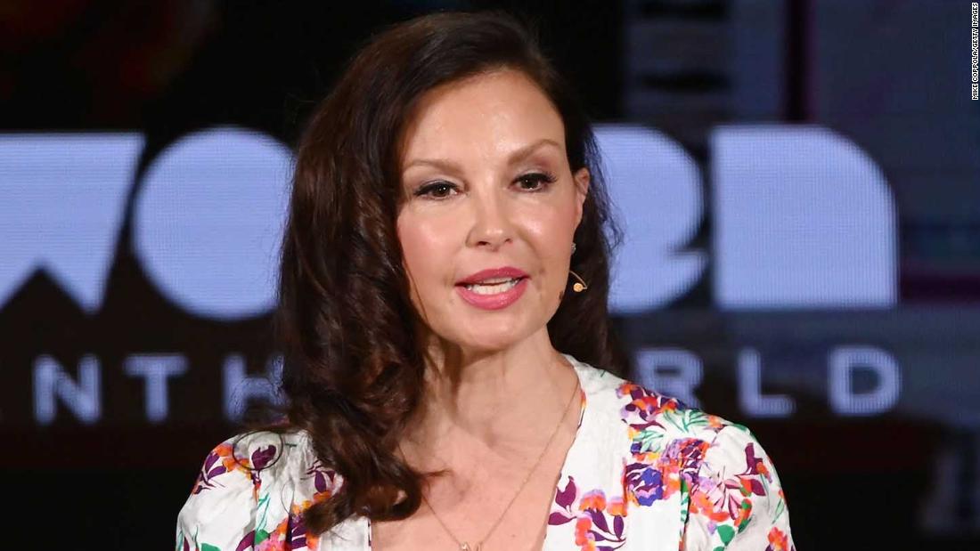 Ashley Judd is walking again, six months after shattering her leg in Congo accident