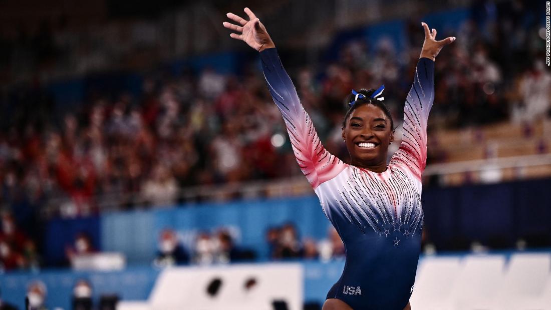 Biles scored an even 14.000 points in Tuesday&#39;s competition, with a 6.1 in difficulty and 7.9 in execution. Gold medalist Guan Chenchen finished at 14.633, and silver medalist Tang Xijing had a score of 14.233.