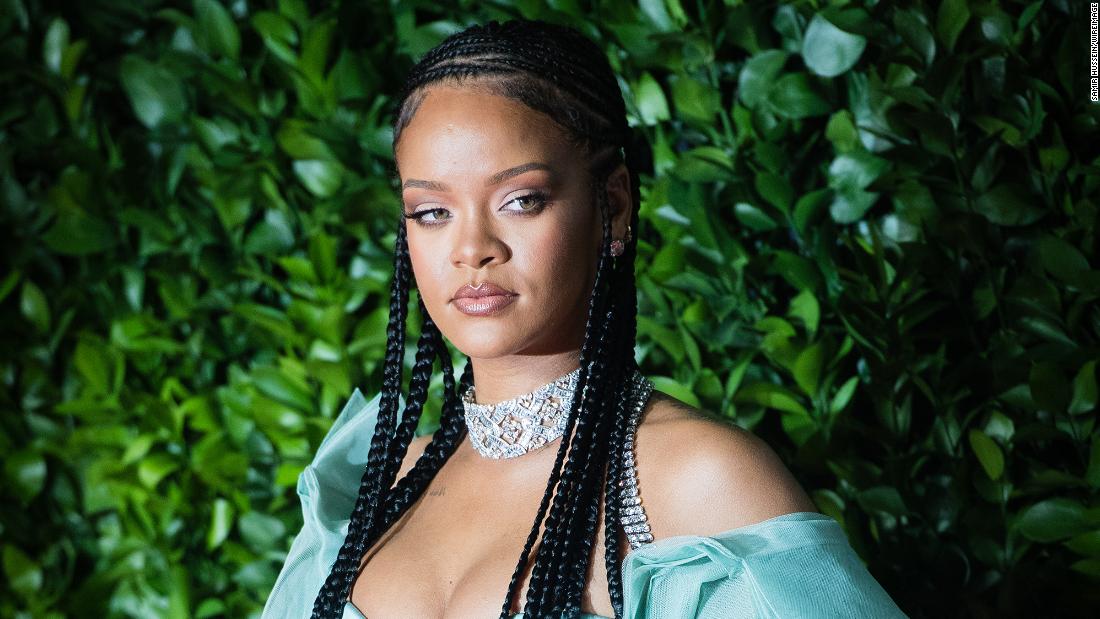 Rihanna is now officially a billionaire