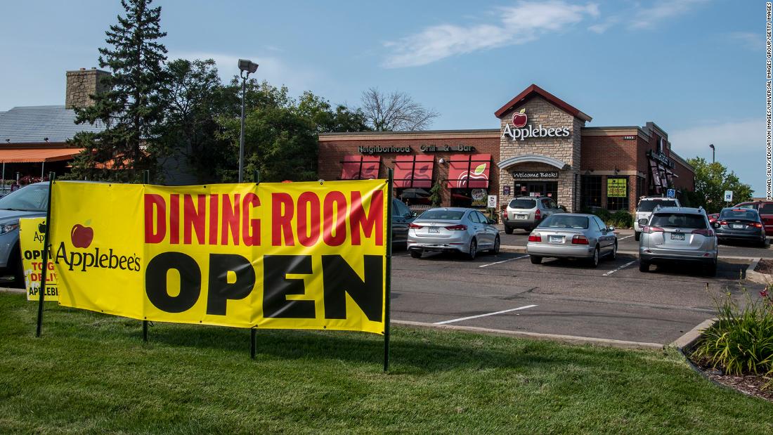 People are flocking to Applebee's. This popular song is one reason why