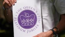 The winning design for Queen Elizabeth II&#39;s Platinum Jubilee emblem