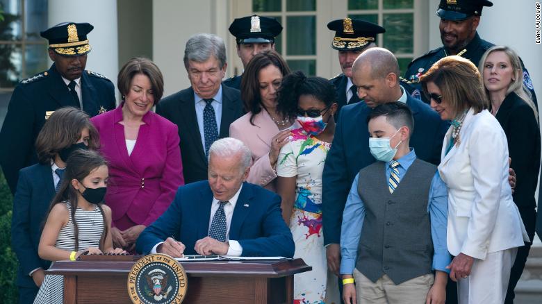 Biden signs bill to award Congressional Gold Medal to police who responded to insurrection