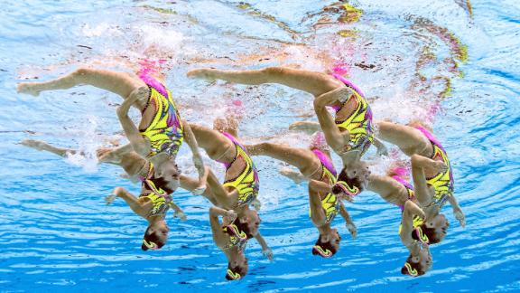Team Italy competes in artistic swimming on August 6.