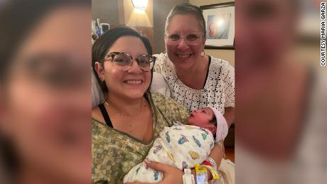 The woman in Texas gives birth in the same hospital system where her husband died of Covid-19