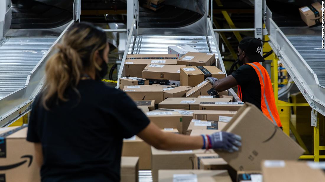 Amazon reinstates mask requirement for all US warehouse workers