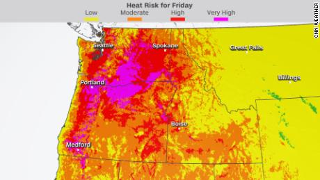 A very high risk (magenta color) is emitted when the entire population has to undergo long-lasting heat, with little or no relief during the night.