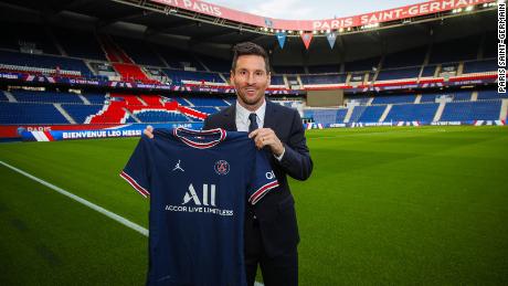 Lionel Messi signs two-year contract with Paris Saint-Germain