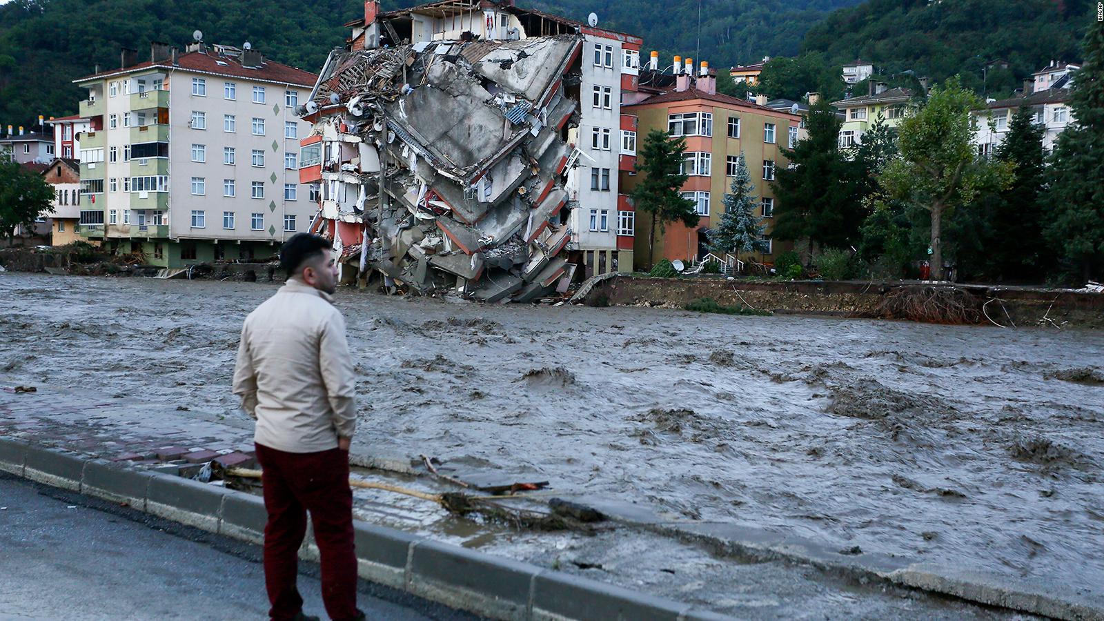 Turkey Flash floods sweep through Black Sea region killing 17 people CNN