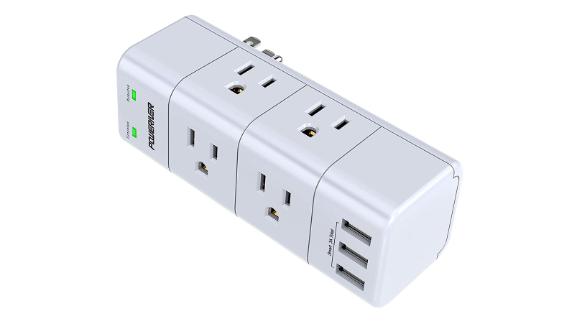 Outlet Splitter with Rotating Plug