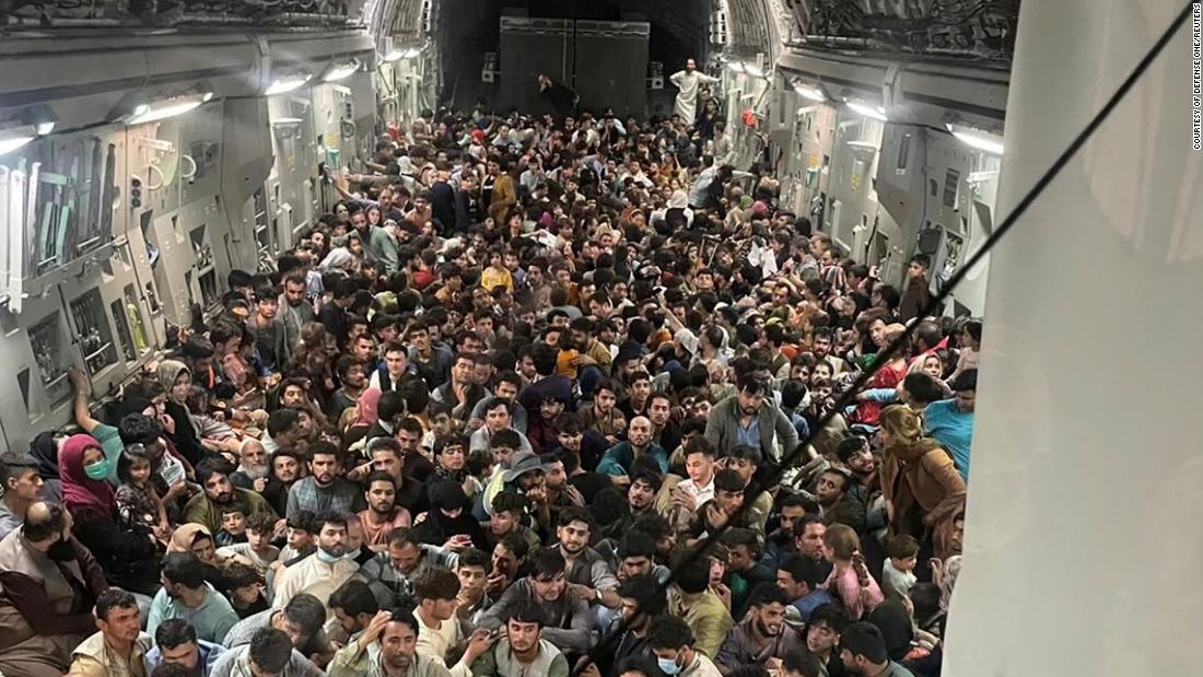 The Story Behind The Stunning C 17 Kabul Evacuation Photo Cnn Video