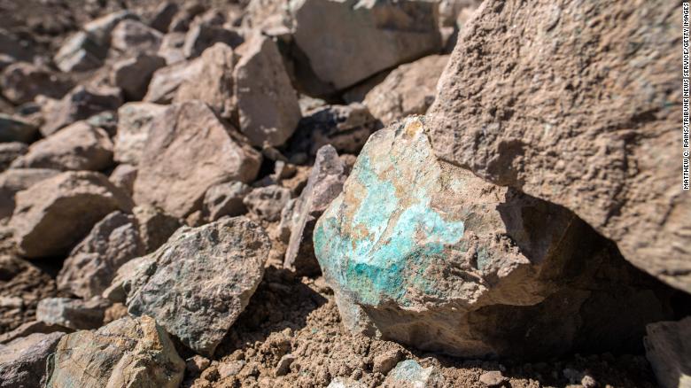 Il minerale di rame è visto ad Aynak nella provincia di Logar in Afghanistan il 4 marzo 2013. 