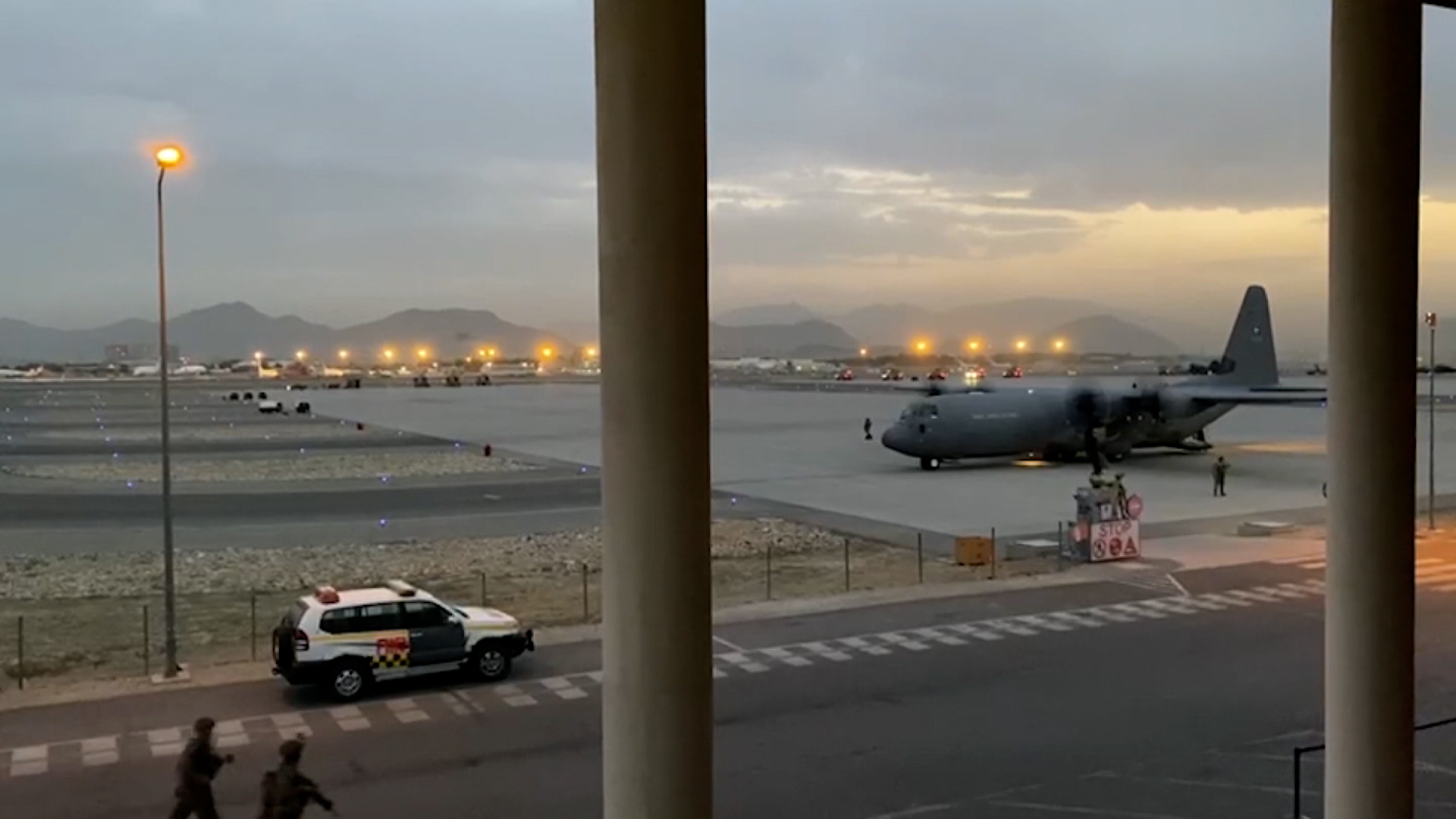 See Breathtaking Scale Of Evacuation Effort At Kabul Airport Cnn Video [ 1080 x 1920 Pixel ]