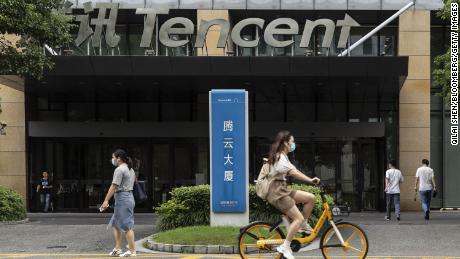 Tencent profits jump nearly 30{fe3b27f775b1fb231c2553c793876abe6f78d27c4432951ddc24075f0a1f009b} as China continues historic tech crackdown