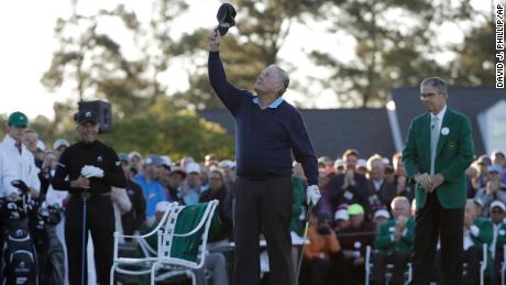 Nicklaus looked up at the sky to honor Palmer and then hit the first tee shot of honor for the start of the first round of the Masters ritual in 2017.