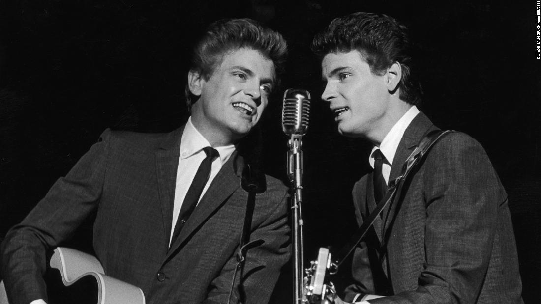 &lt;a href=&quot;https://www.cnn.com/2021/08/23/entertainment/don-everly-death-obit/index.html&quot; target=&quot;_blank&quot;&gt;Don Everly,&lt;/a&gt; the last of the silken-voiced Everly Brothers music duo, died Saturday, August 21, at the age of 84. He's on the right here performing with his younger brother, Phil, in 1962. The two became pop idols in the late 1950s with chart-topping hits such as &quot;Bye Bye Love,&quot; &quot;All I Have to Do is Dream&quot; and &quot;Wake Up Little Susie.&quot;