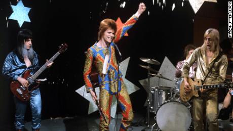 Bowie & # 39;  s & # 39;  Starman & # 39 ;  E altre canzoni fuori dal mondo per una passeggiata nello spazio