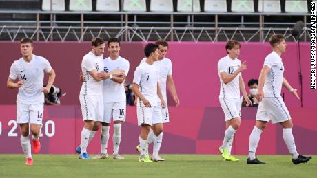 New Zealand men&#39;s football team has the nickname &quot;All Whites&quot; after its kit. 