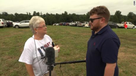 CNN&#39;s Donie O&#39;Sullivan speaks to Donald Trump supporters at a rally that took place in Cullman, Alabama on August 21.