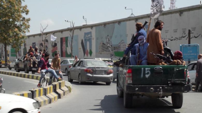 Taliban bans Afghans from fleeing on evacuation flights