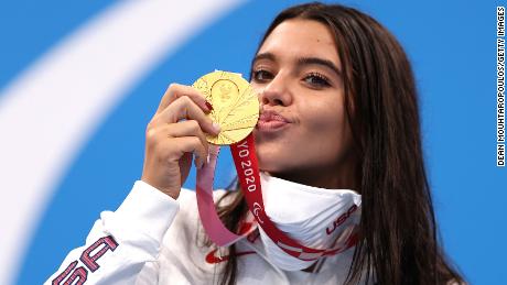 Meet the 17-year-old swimmer and TikTok star who won a Paralympic gold medal