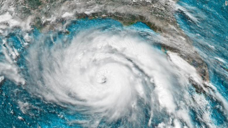 Hurikán Ida smeruje k pobrežiu Mexického zálivu v sobotu 28. augusta.