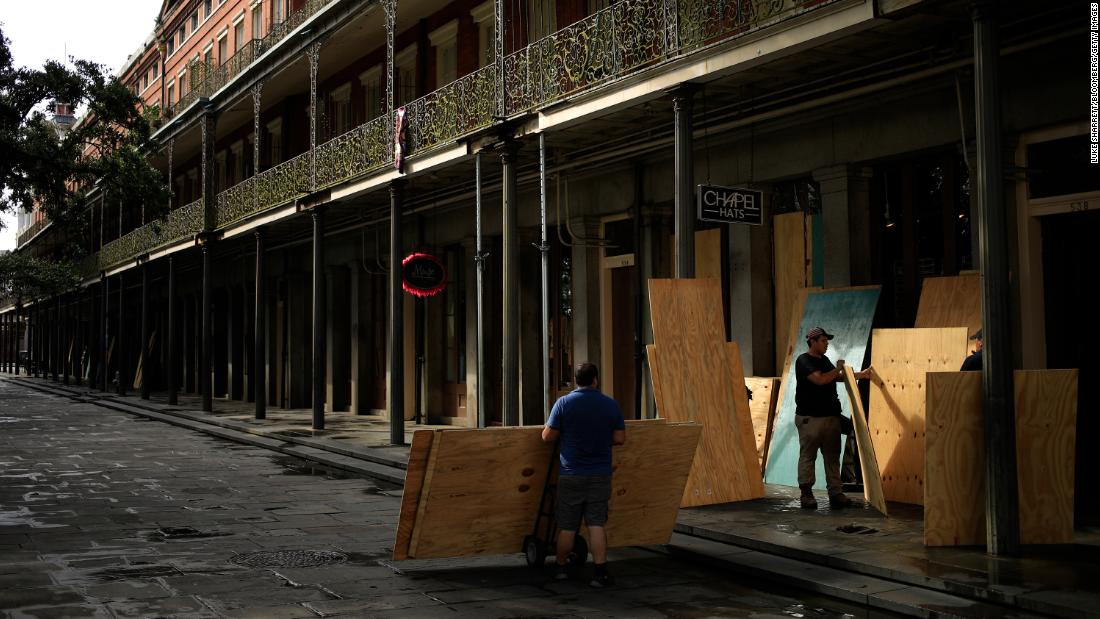 Hurricane Ida strengthens into Category 3 storm as it nears Gulf Coast landfall