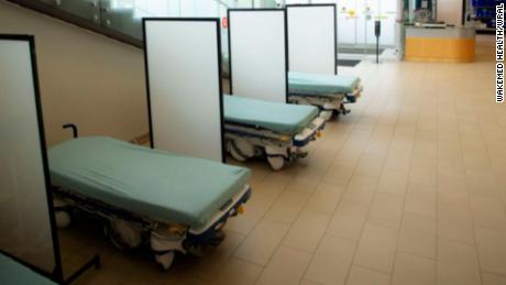 Spitalizările de Covid-19 au atins un nivel scăzut al pandemiei în SUA, dar presiunea asupra spitalelor persistă