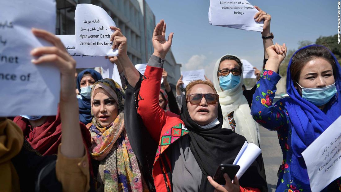Women stage protest in Taliban-controlled Kabul