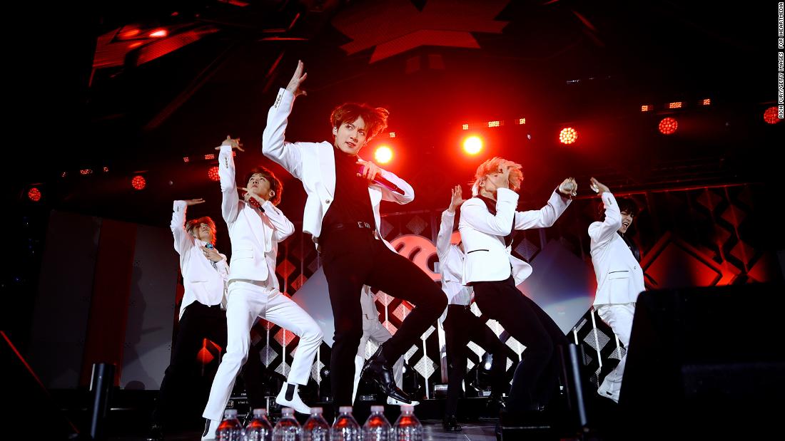China's Weibo suspends 21 K-pop fan accounts for 'irrational star-chasing behavior'