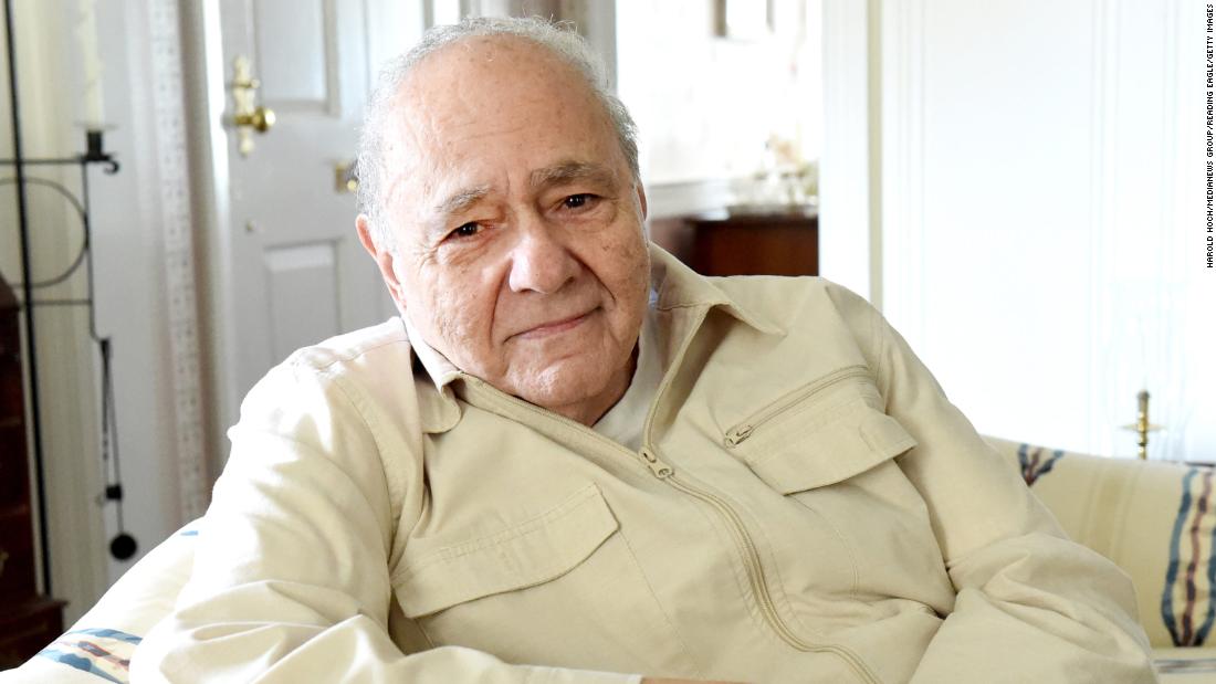 Michael Constantine, who played the dad in 'My Big Fat Greek Wedding,' has died at age 94